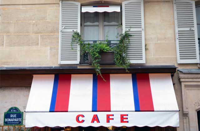 Pose d'une marquise ou d'un auvent