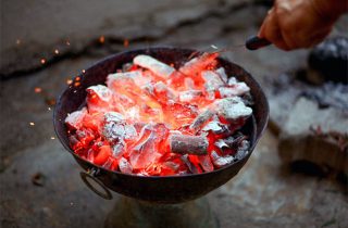 Comment fabriquer du charbon de bois